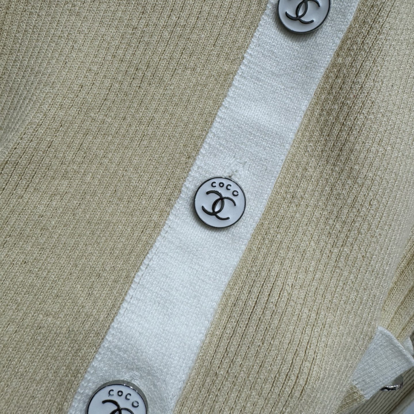 befc9ed30e26a1d0e8c352ba85932c49_1750398837_0327.jpg