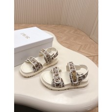 디올 샌들
