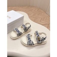 디올 샌들