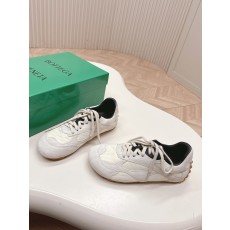 보테가 스니커즈