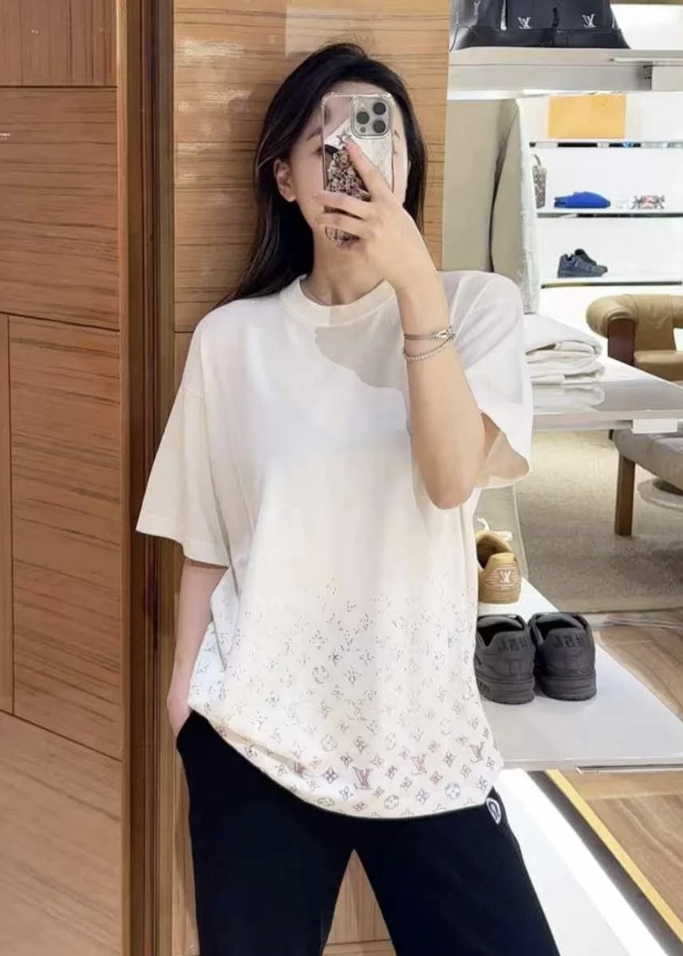 루이비통 남여공용 반팔티