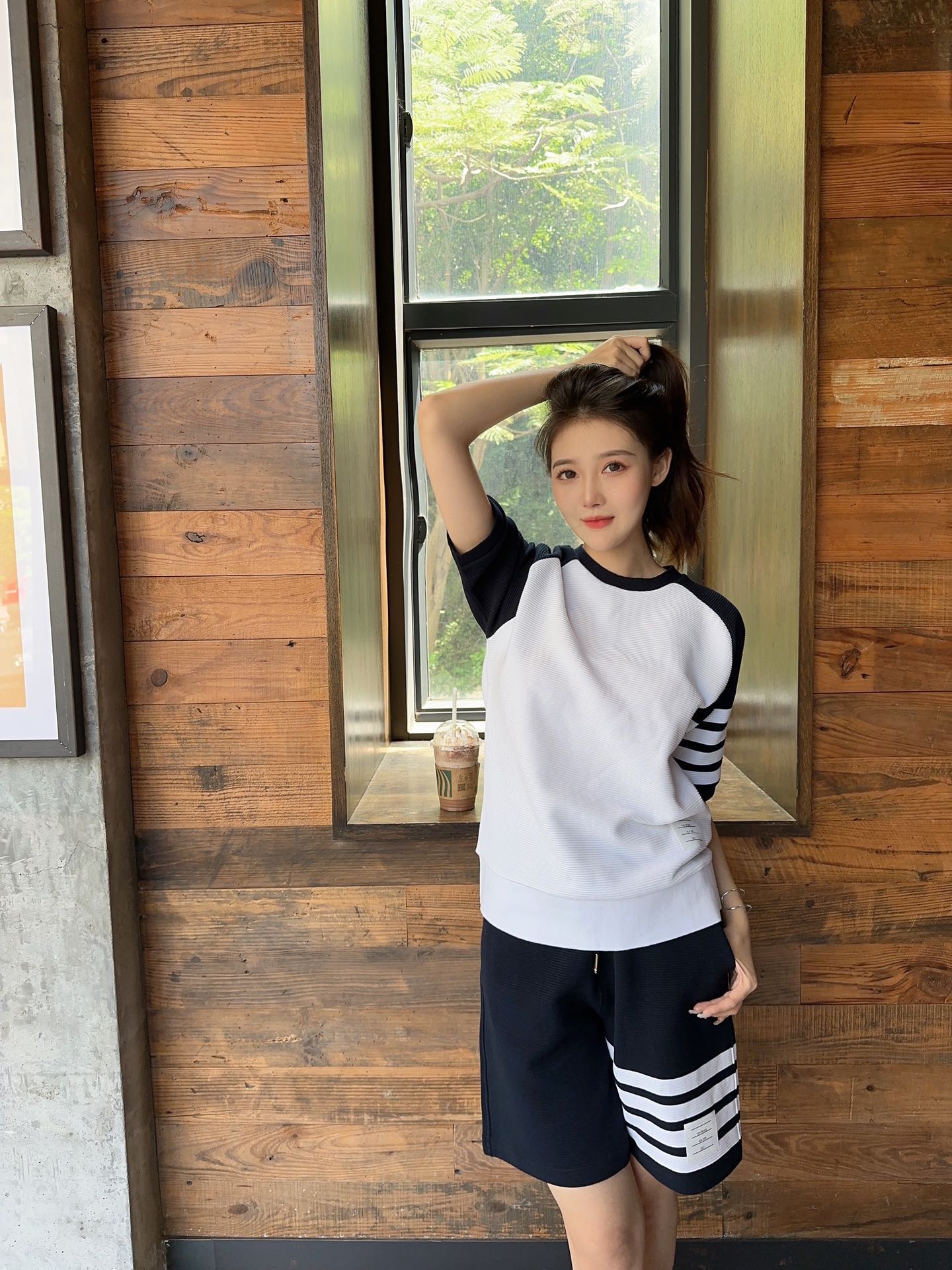 톰브라운 남여공용 반팔티