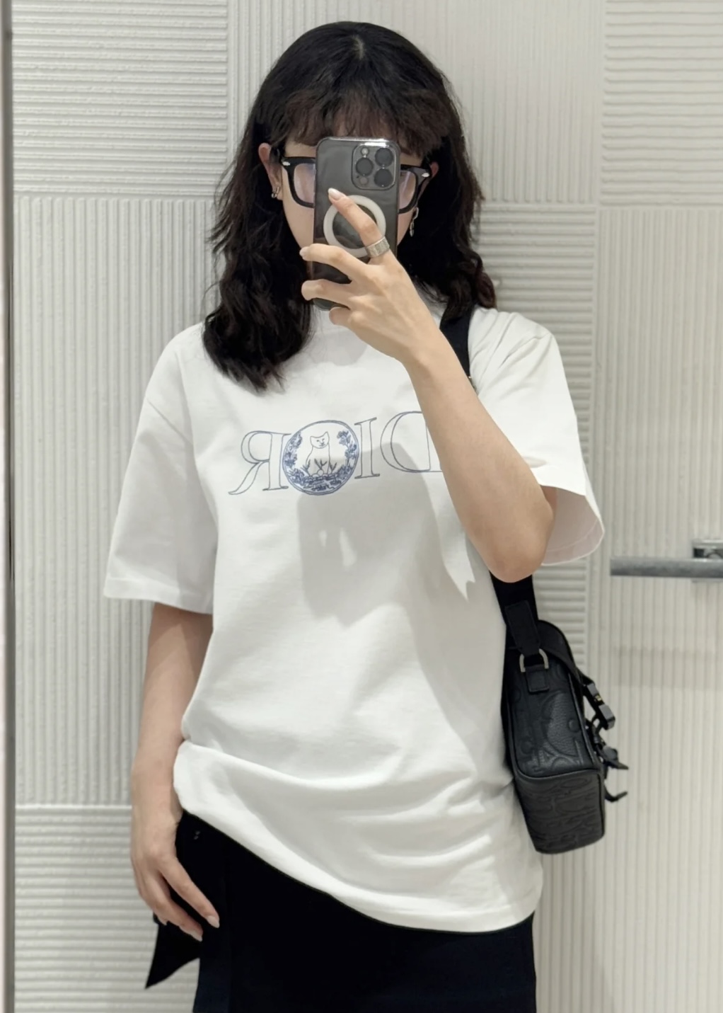디올 남여공용 반팔티