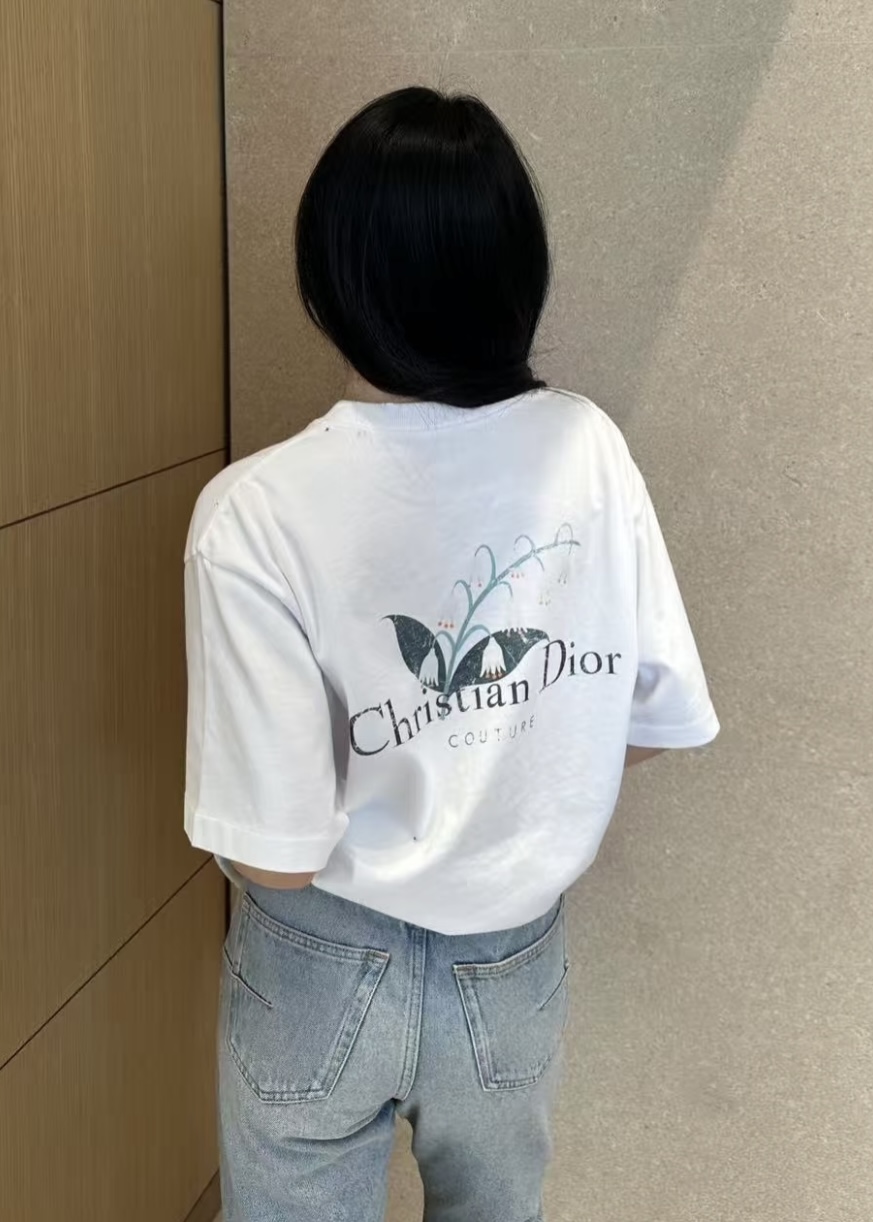 디올 남여공용 반팔티