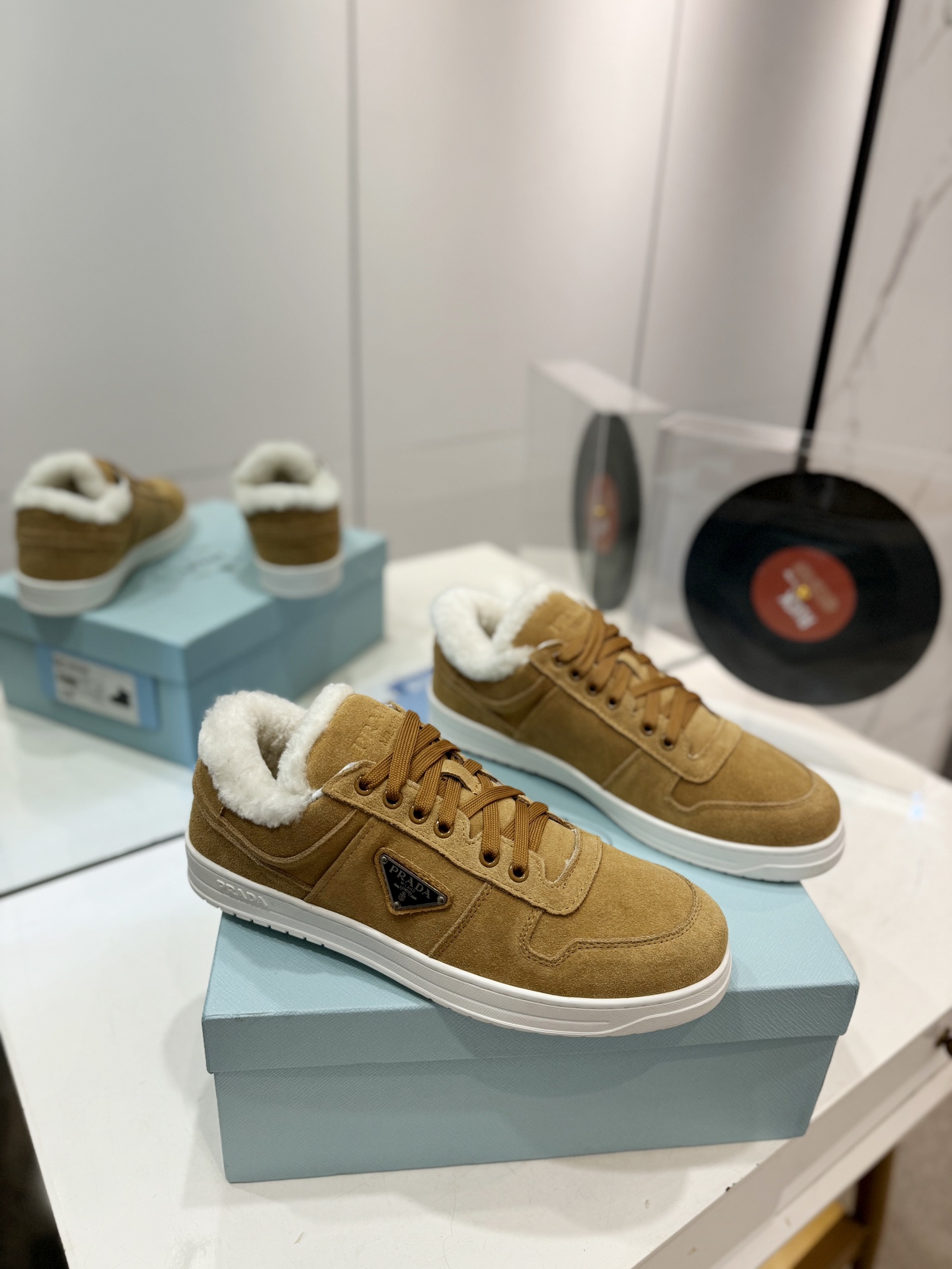 프라다 스니커즈