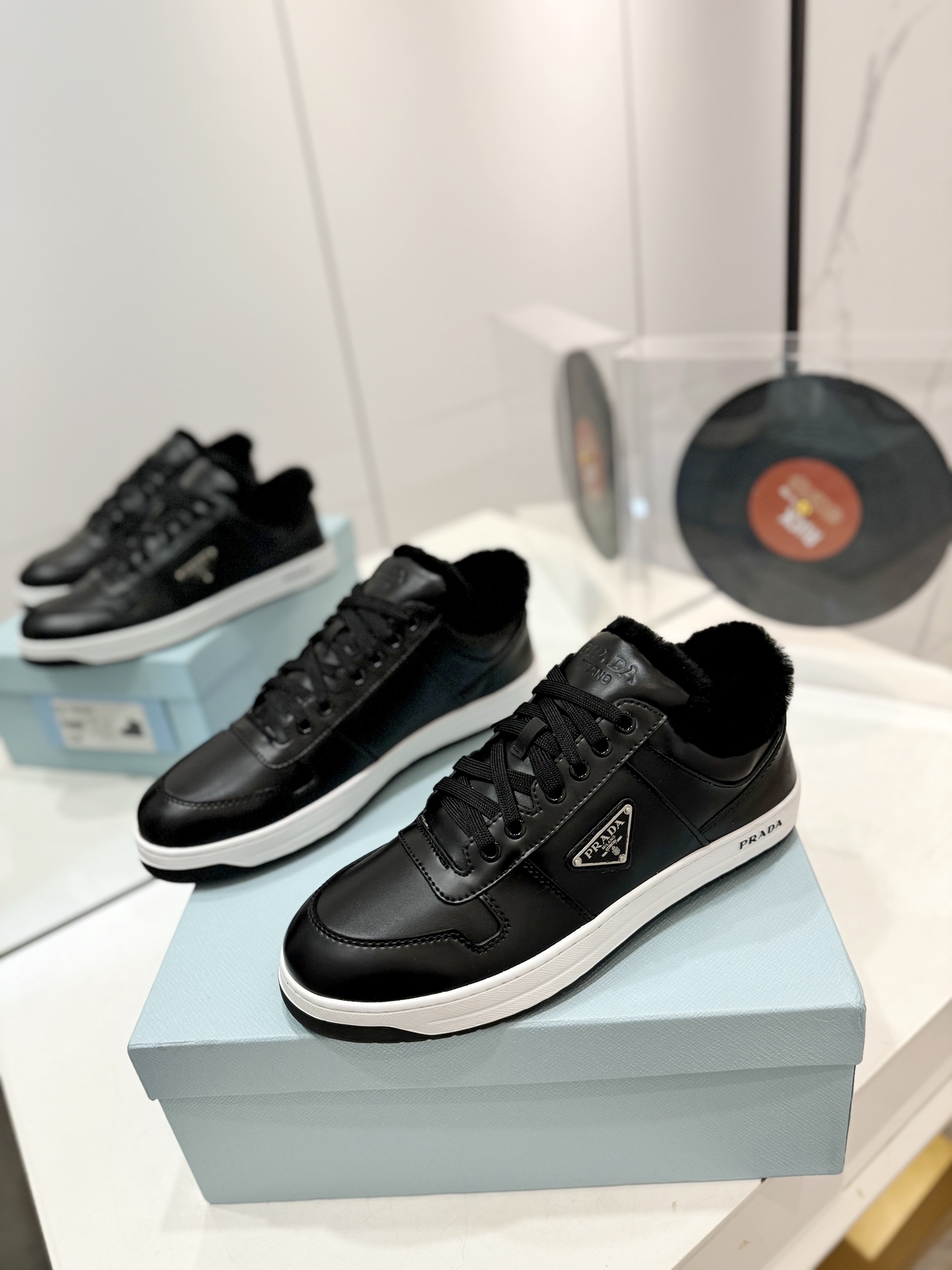 프라다 스니커즈