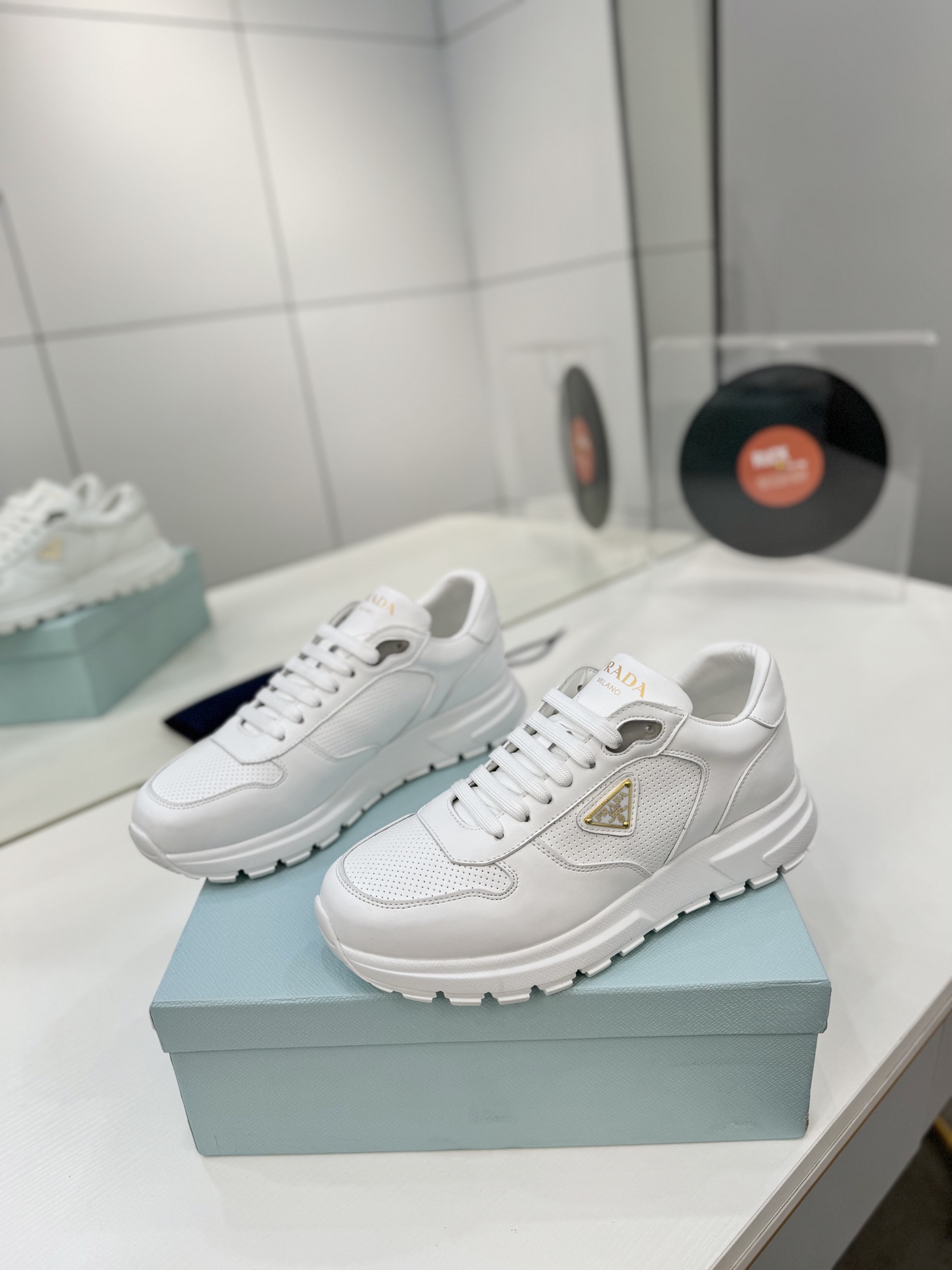 프라다 스니커즈