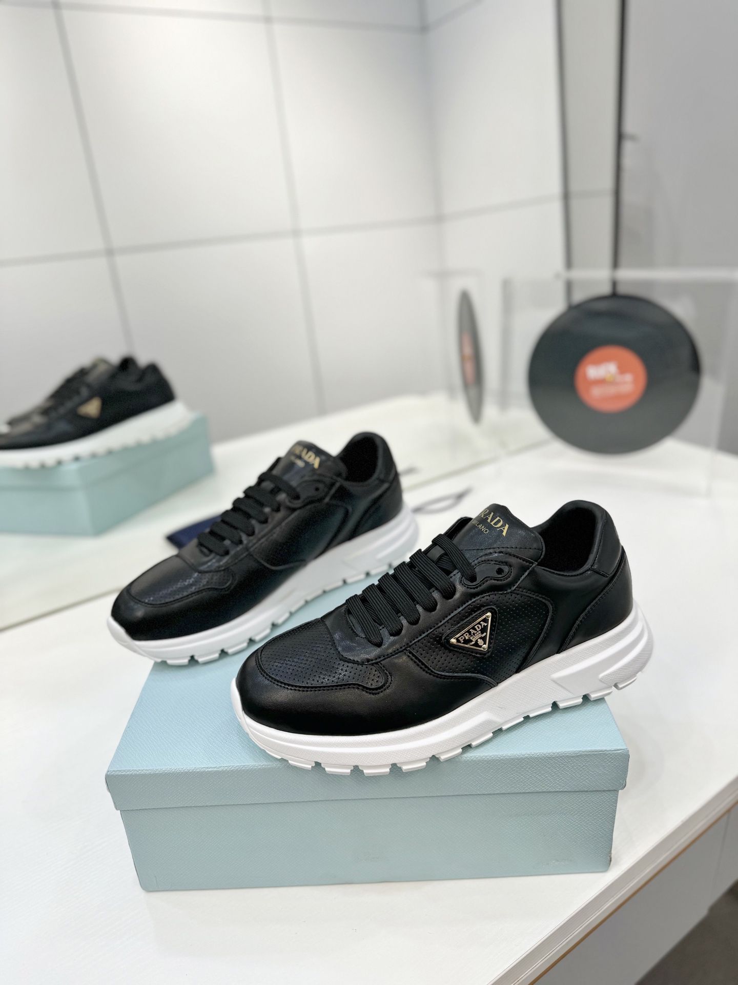 프라다 스니커즈