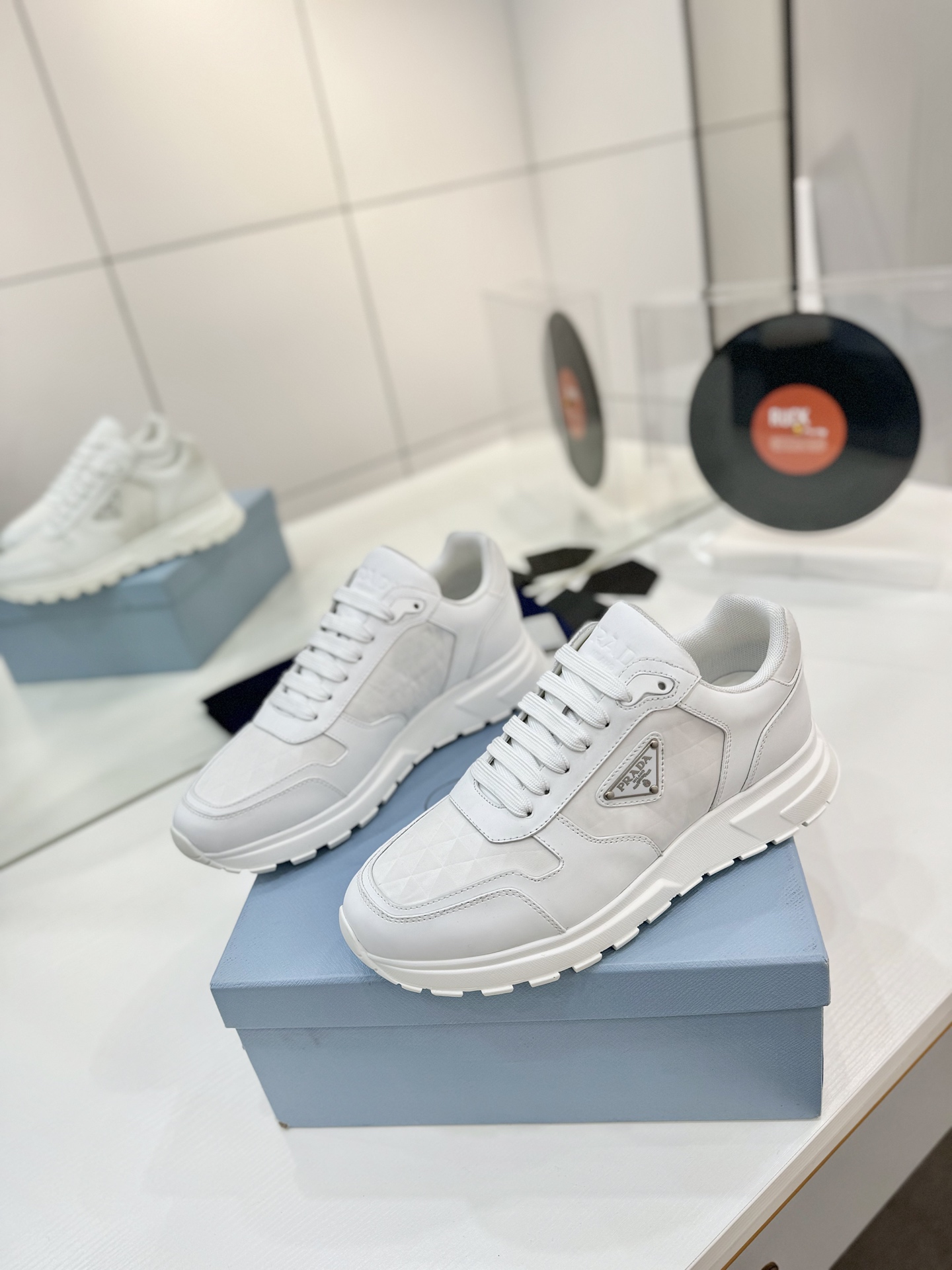 프라다 스니커즈