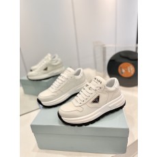 프라다 스니커즈