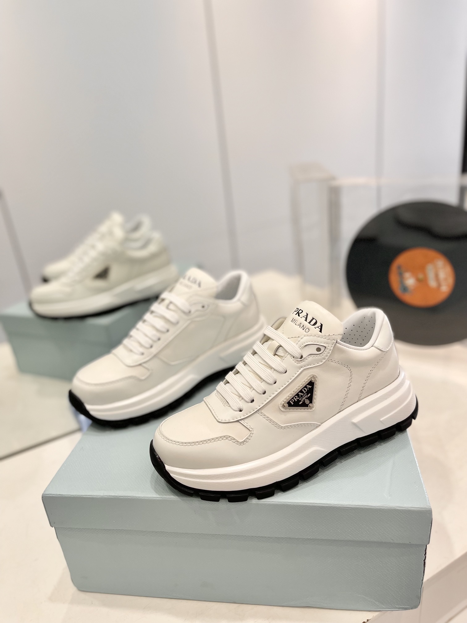 프라다 스니커즈