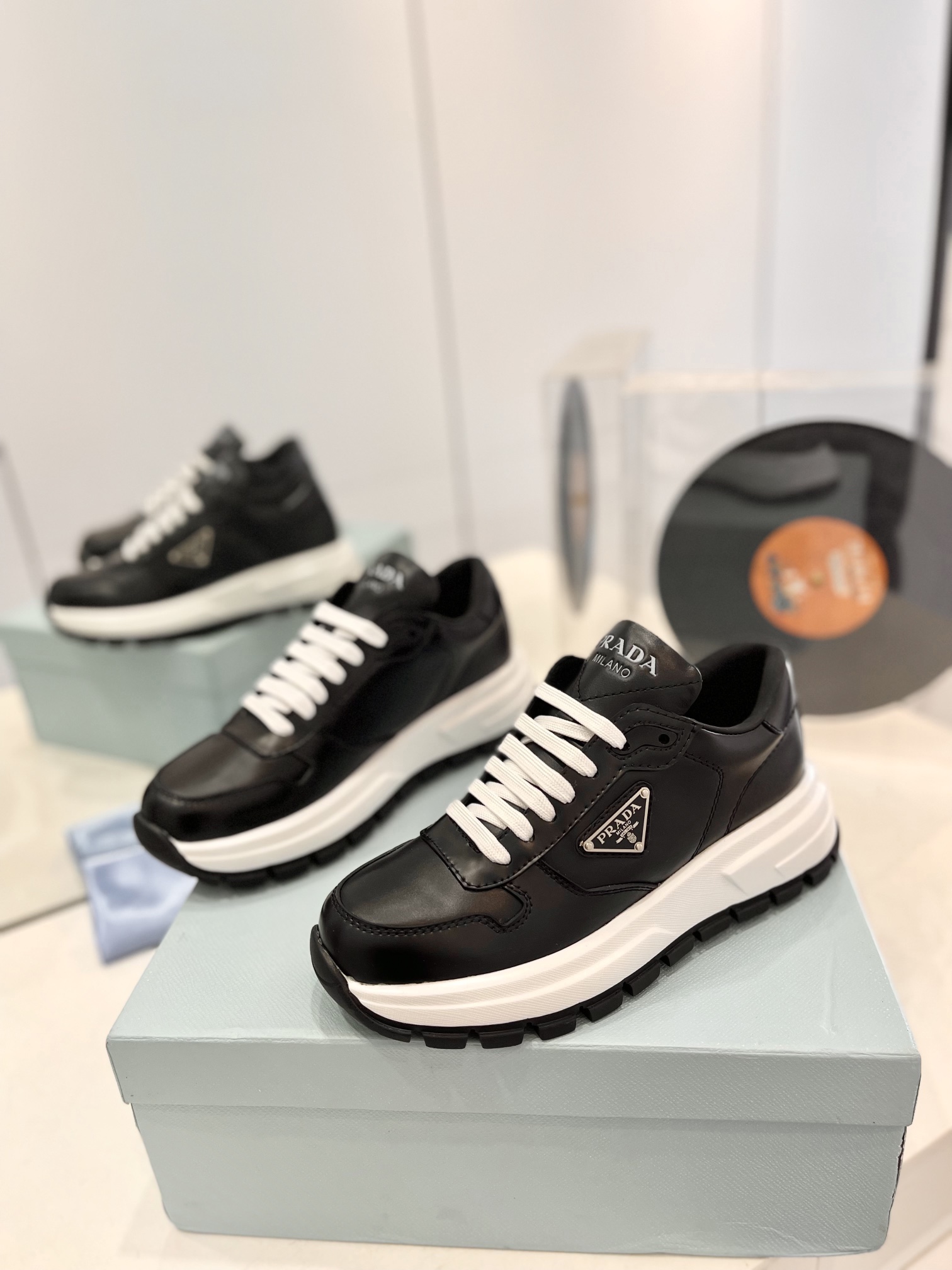 프라다 스니커즈