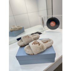 프라다 털슬리퍼