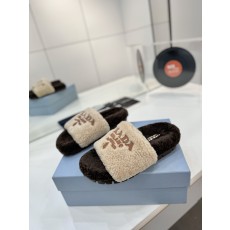 프라다 털슬리퍼