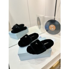 프라다 털슬리퍼