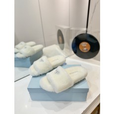 프라다 털슬리퍼