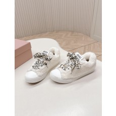 미우미우 스니커즈