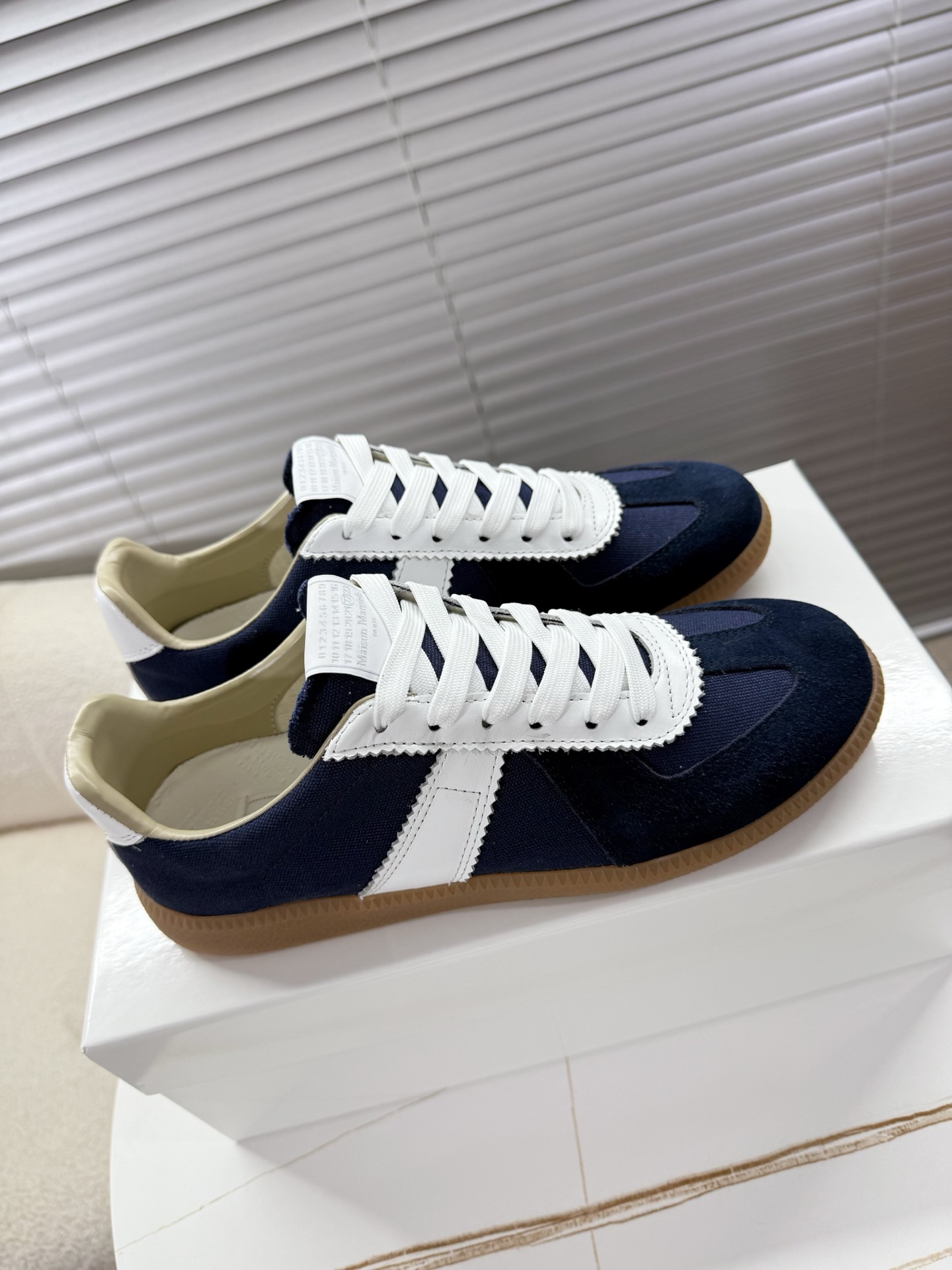 메종마르지엘라 스니커즈