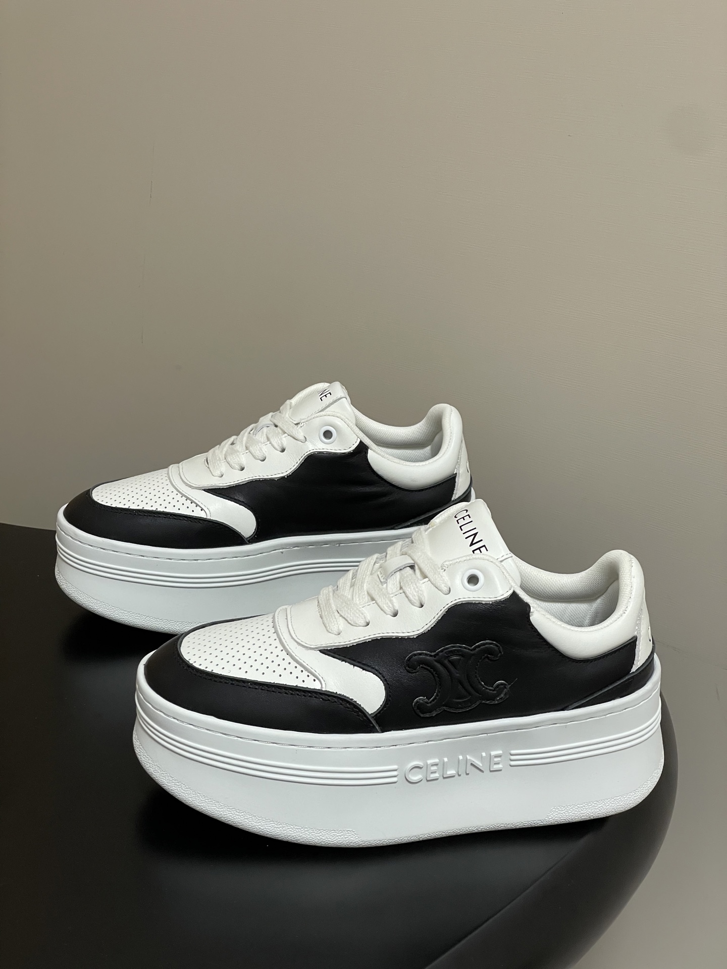 셀린느 스니커즈