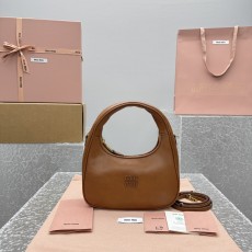 미우미우 호보백