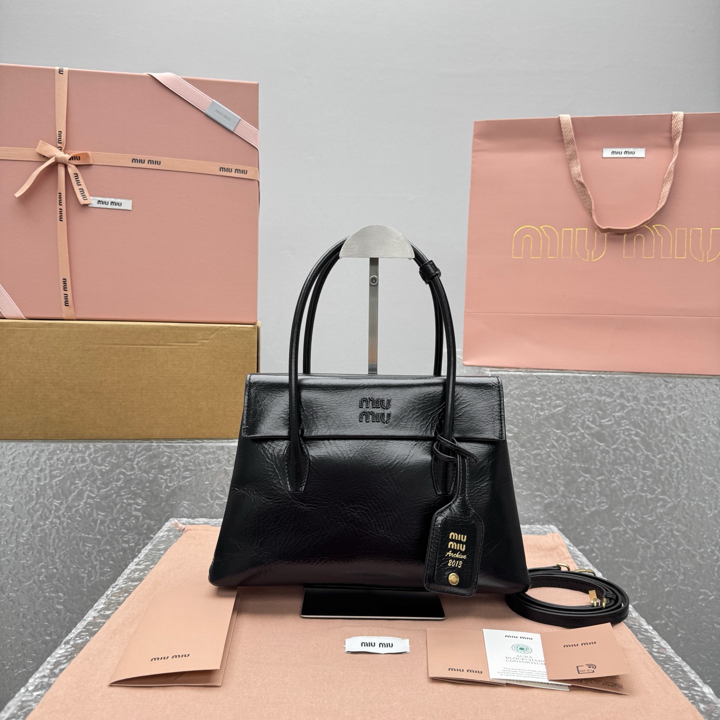 미우미우 토트백