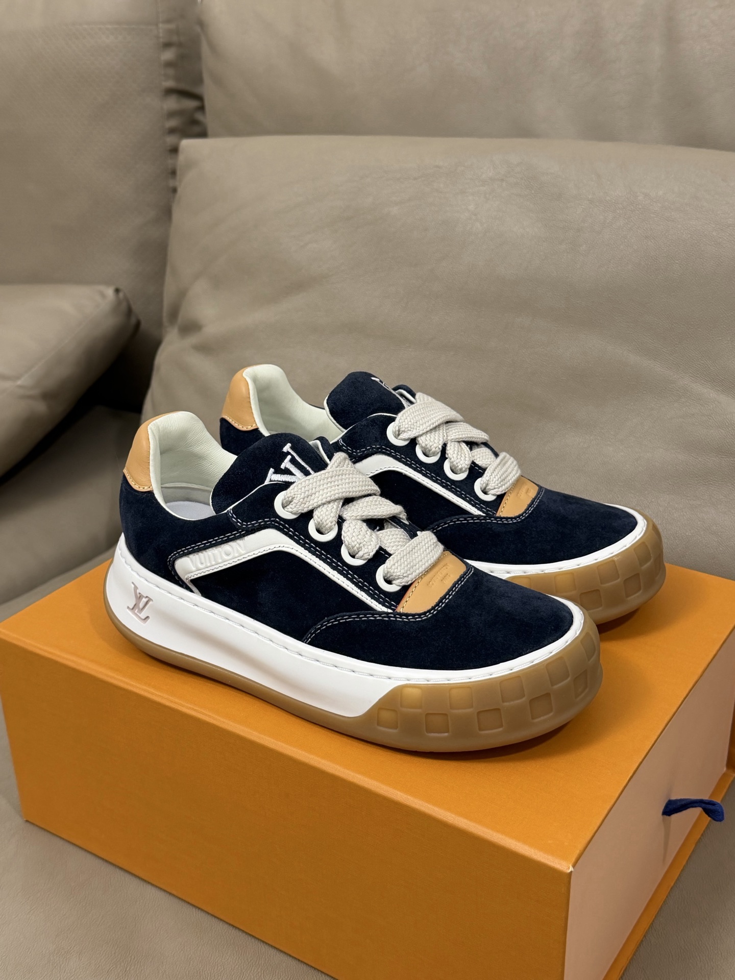 루이비통 스니커즈