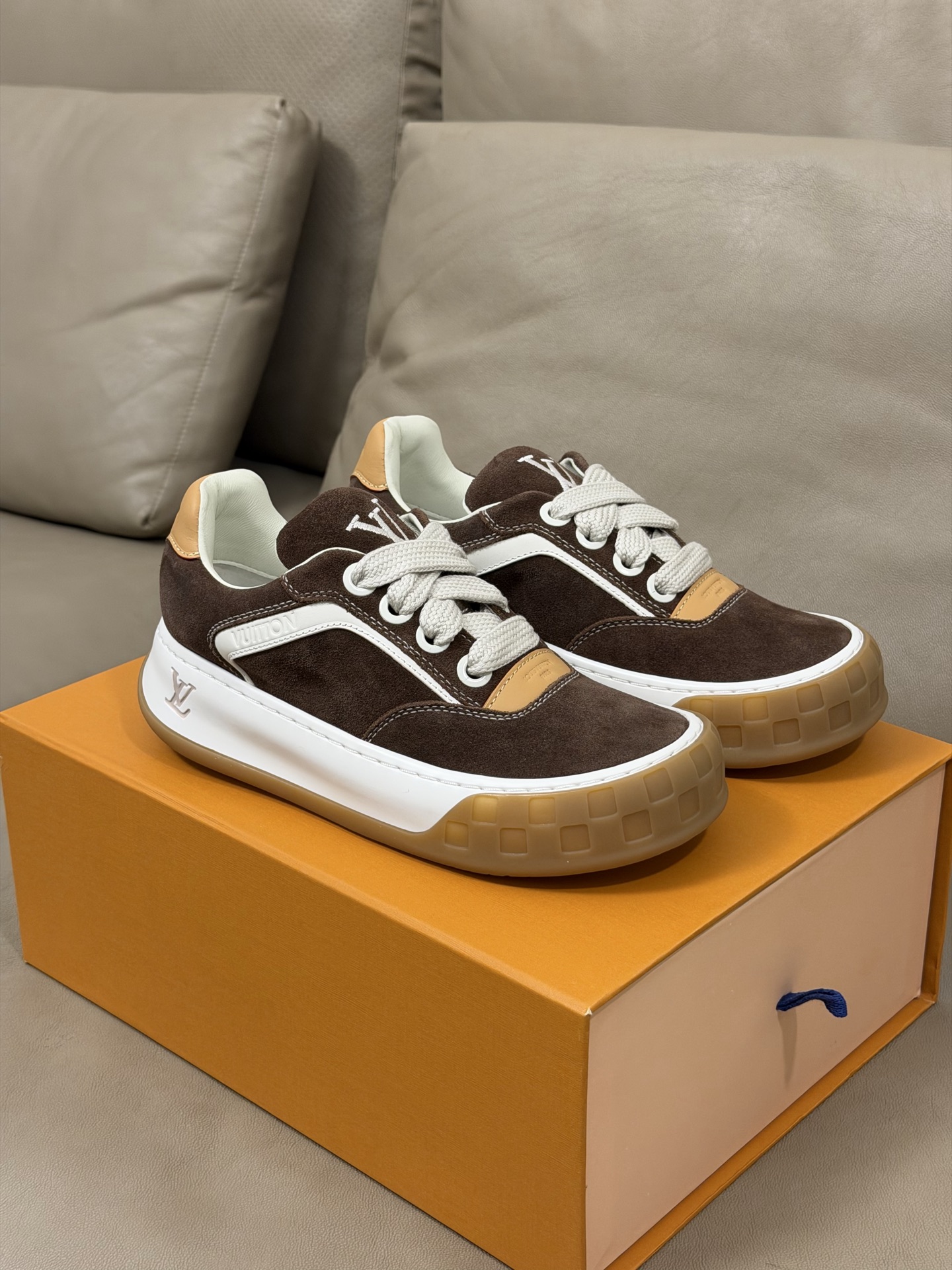 루이비통 스니커즈