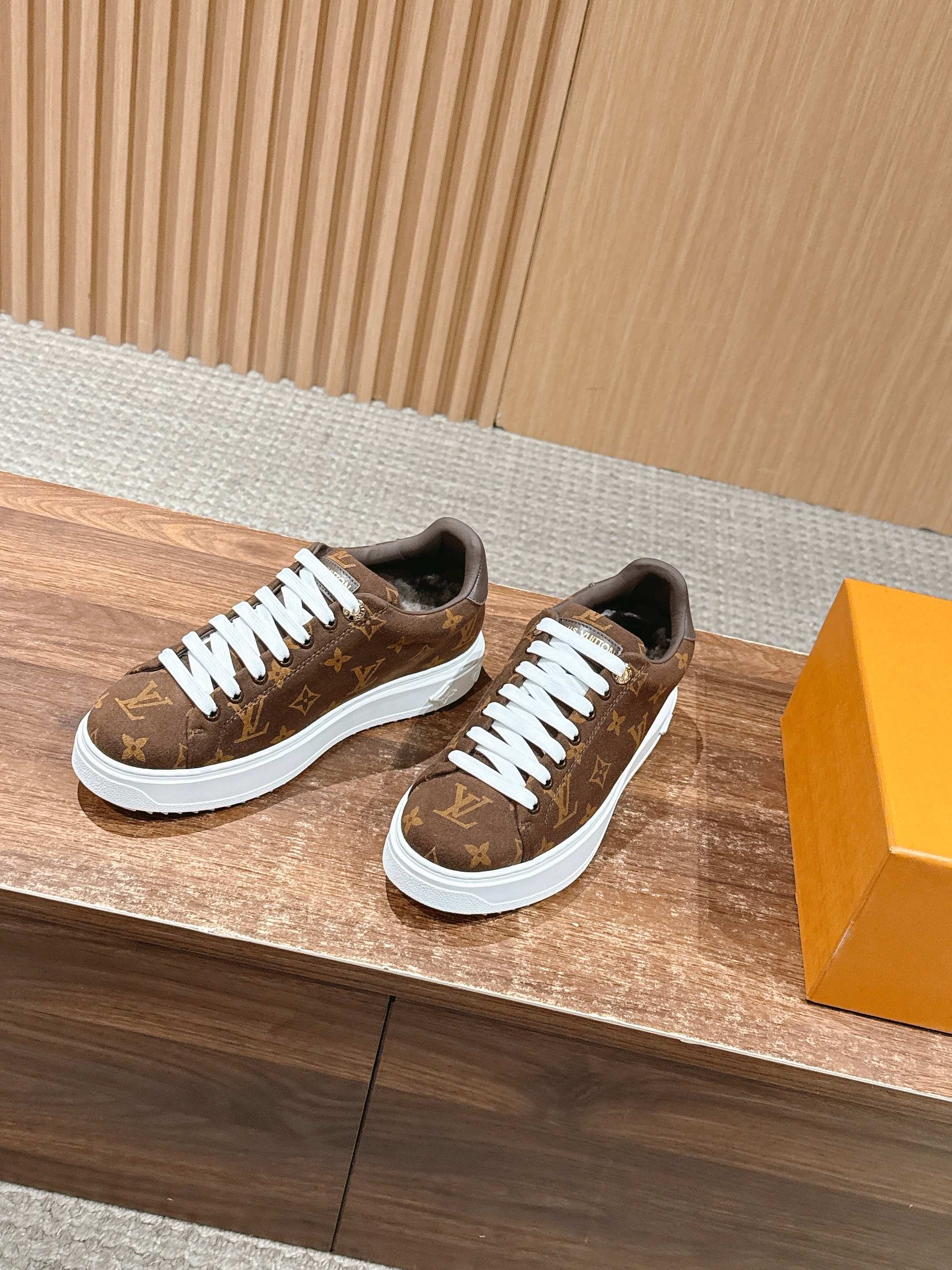 루이비통 스니커즈