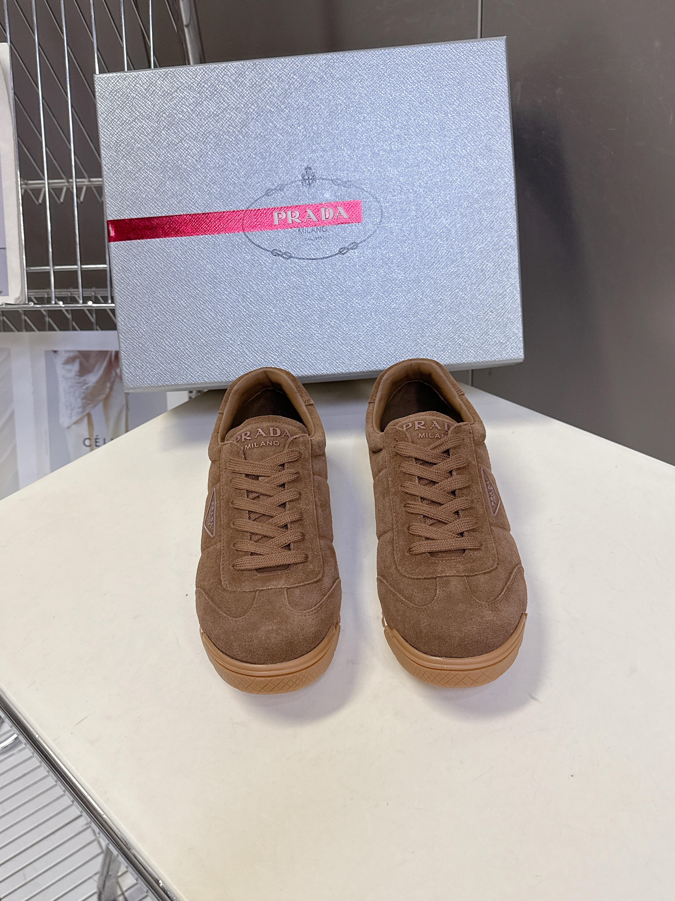 프라다 스니커즈