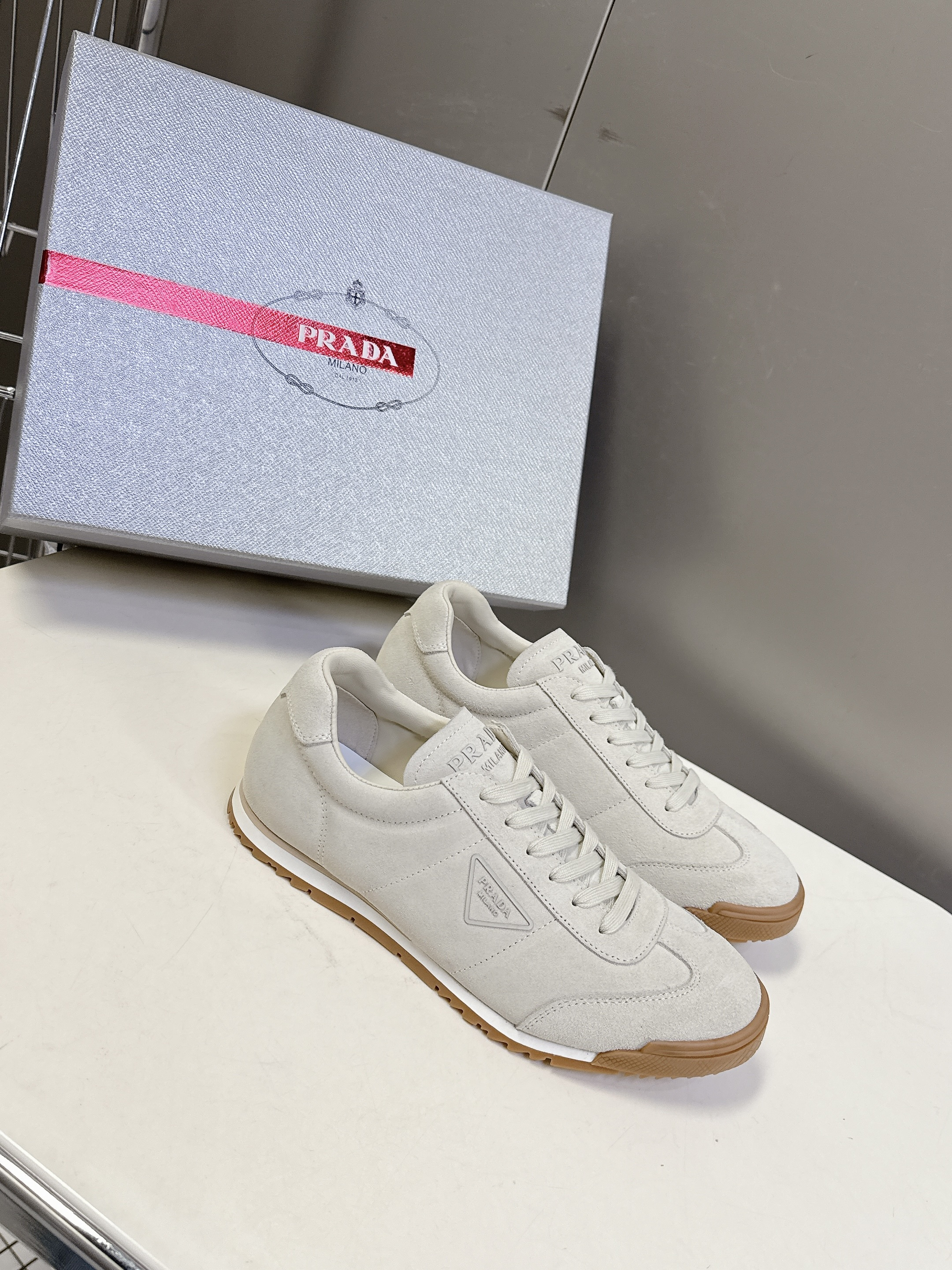 프라다 스니커즈