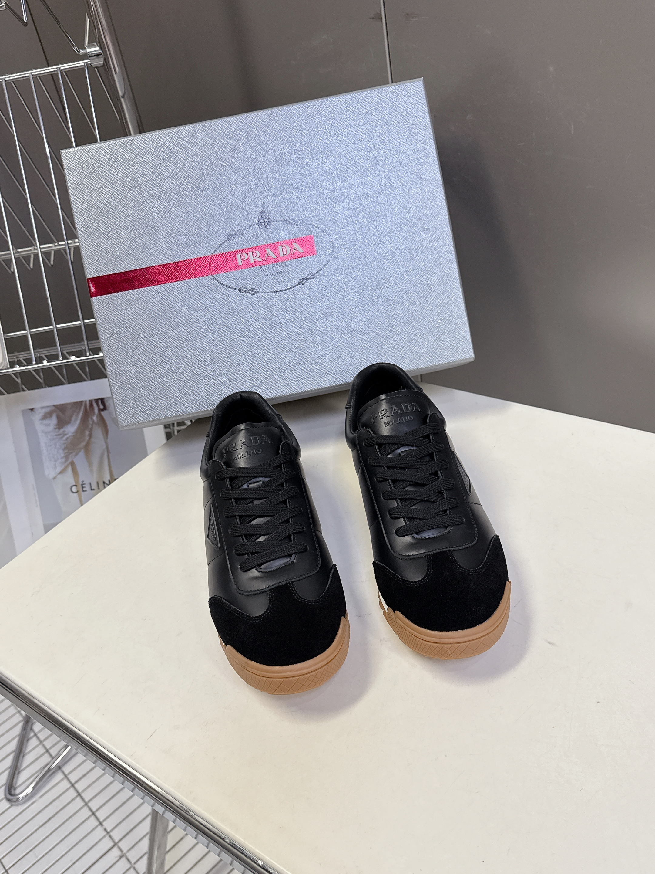 프라다 스니커즈