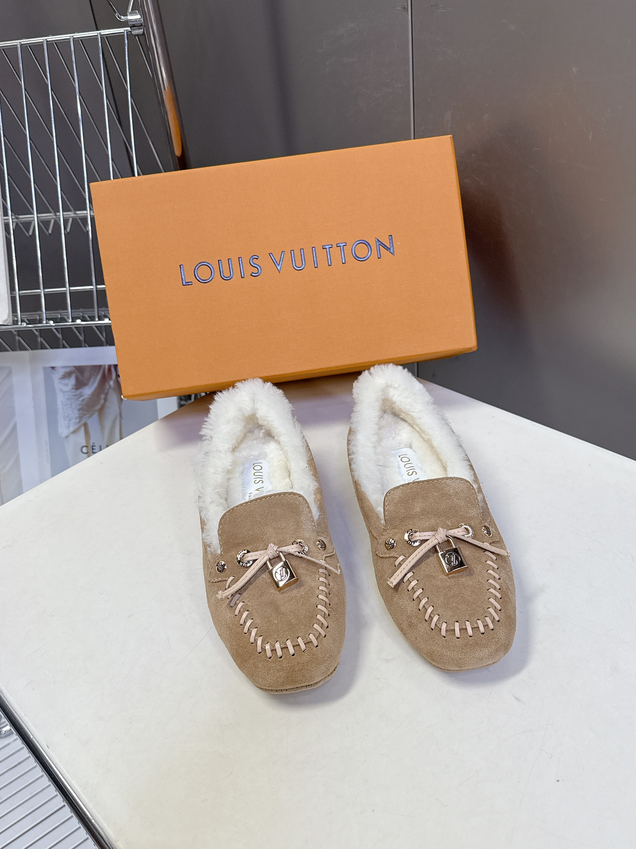 루이비통 퍼 로퍼