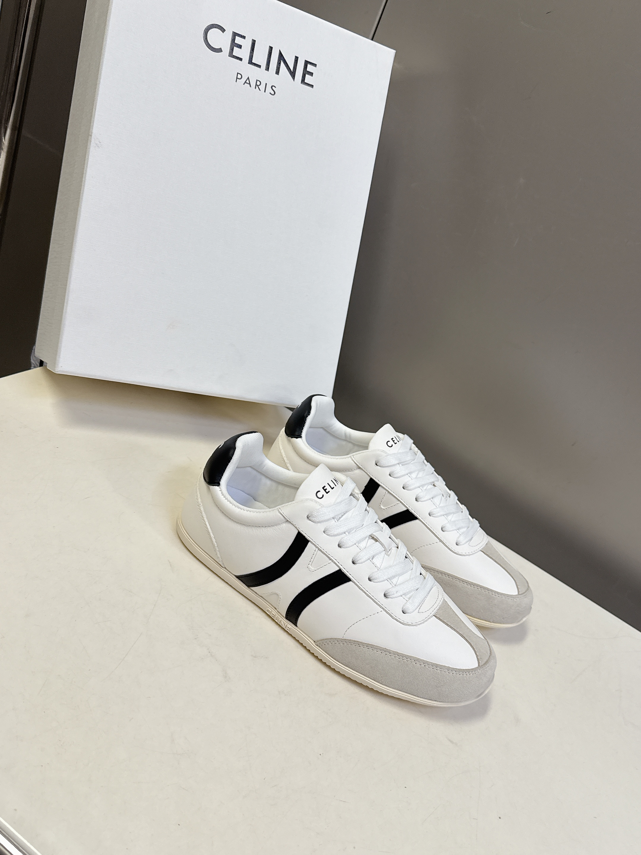 셀린느 스니커즈