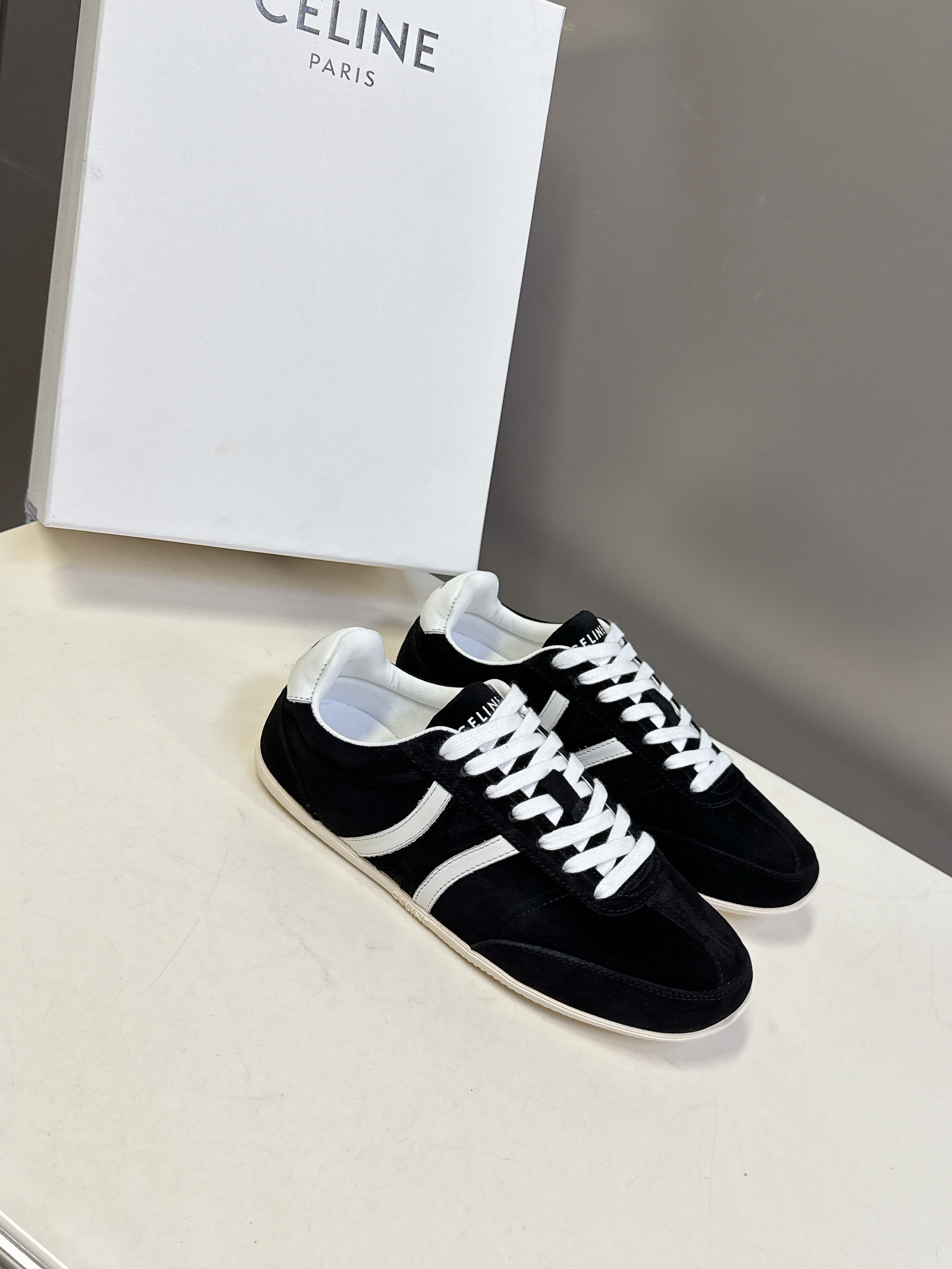 셀린느 스니커즈