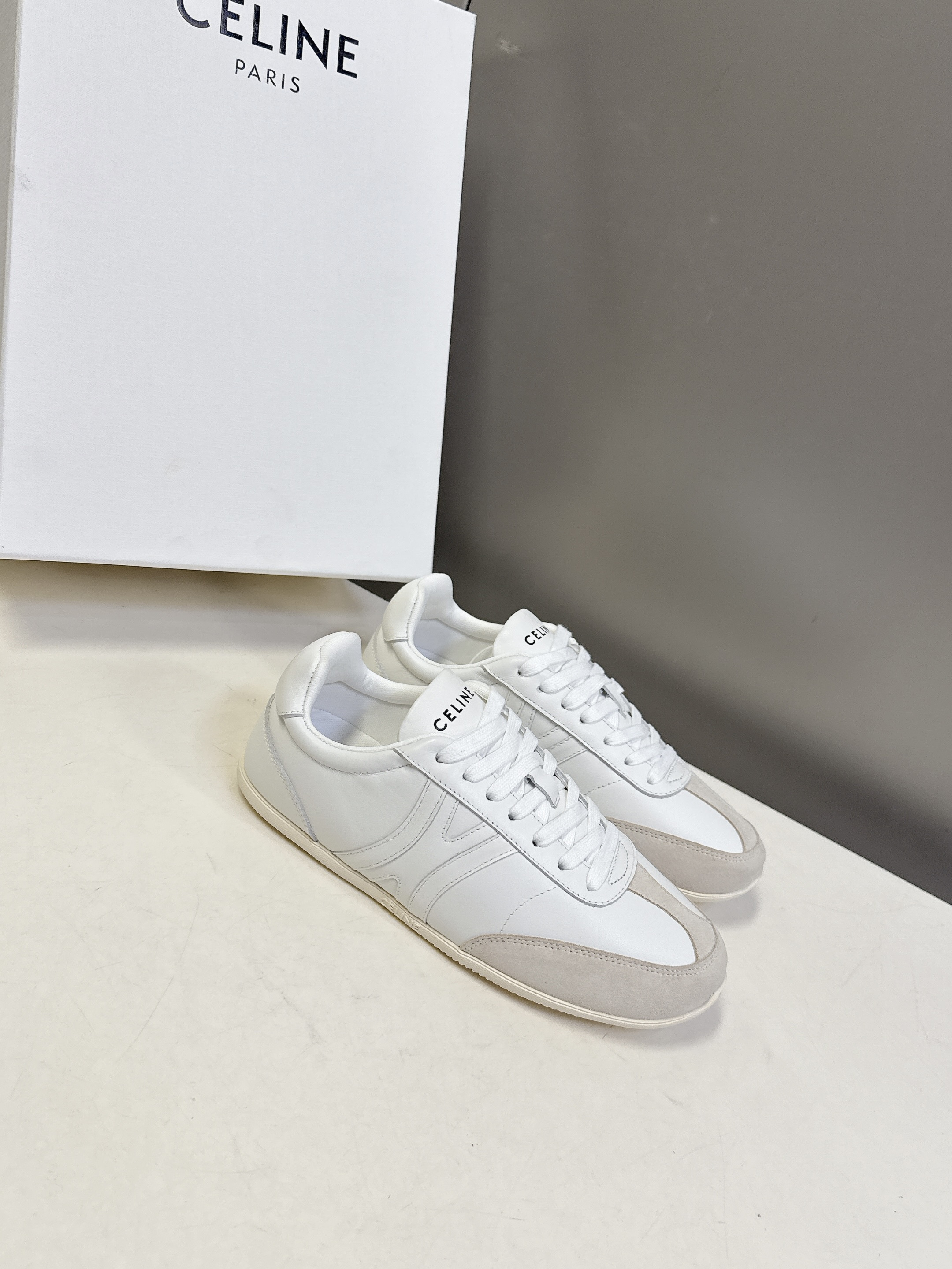 셀린느 스니커즈