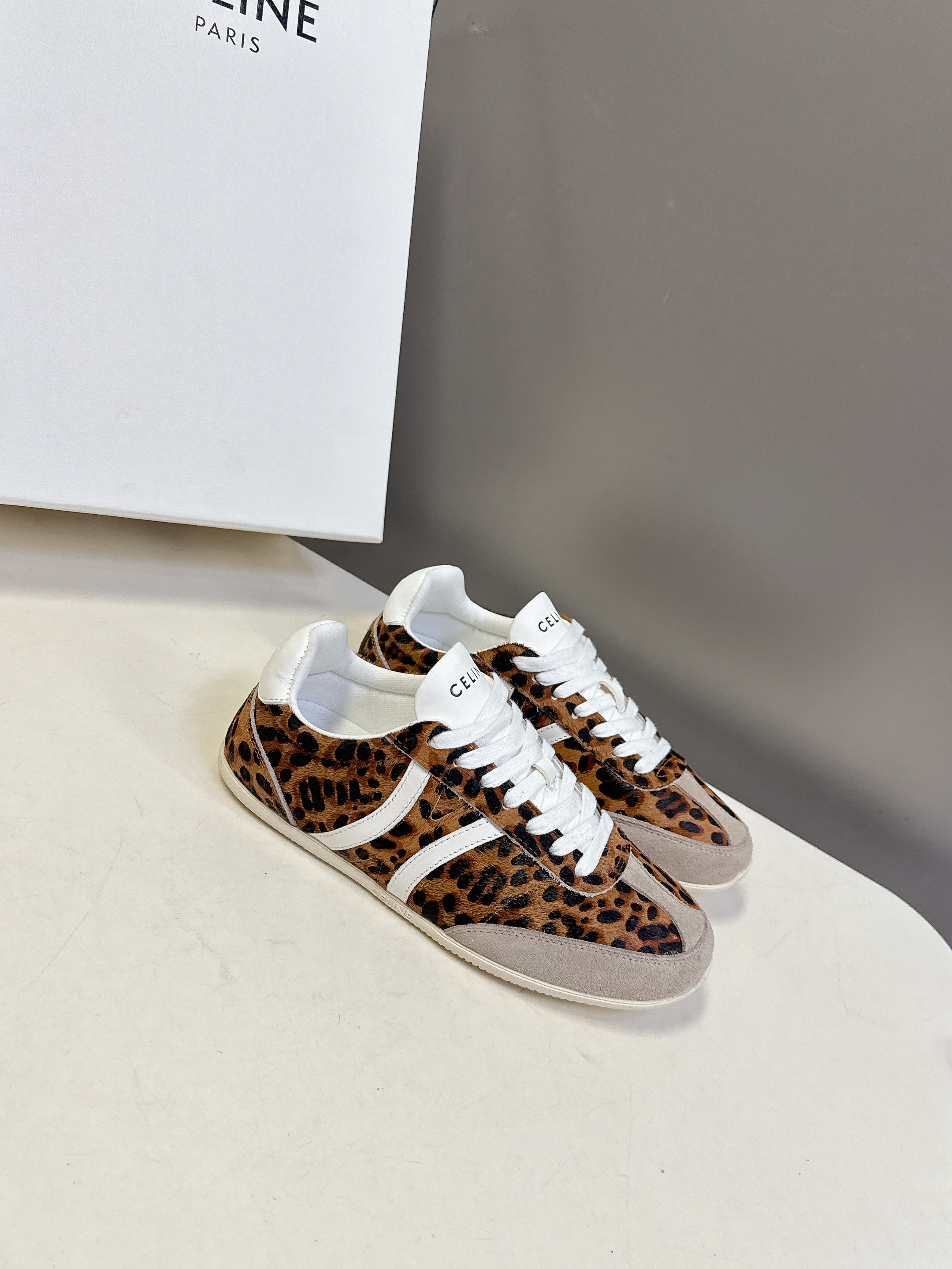 셀린느 스니커즈