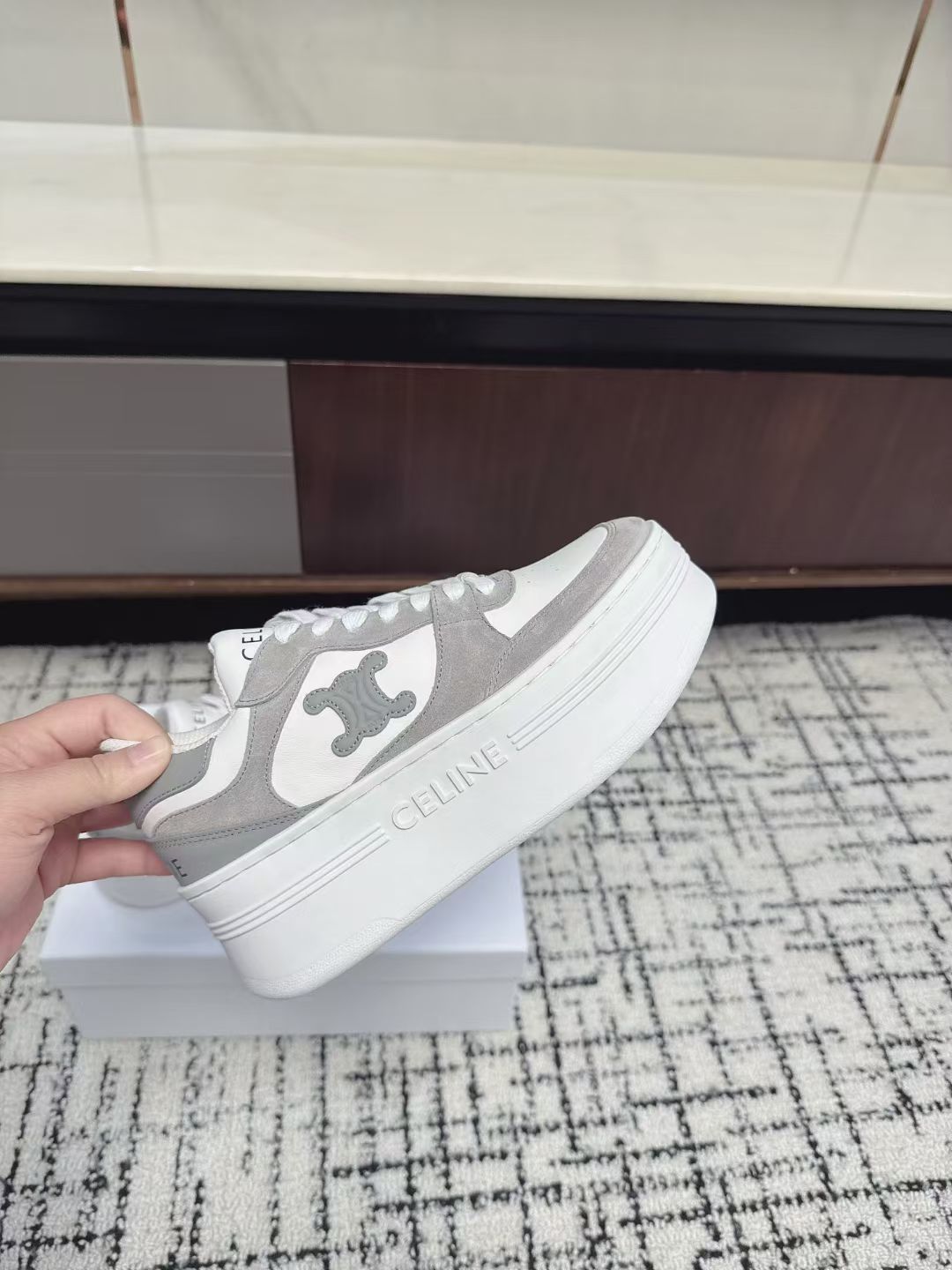 셀린느 스니커즈