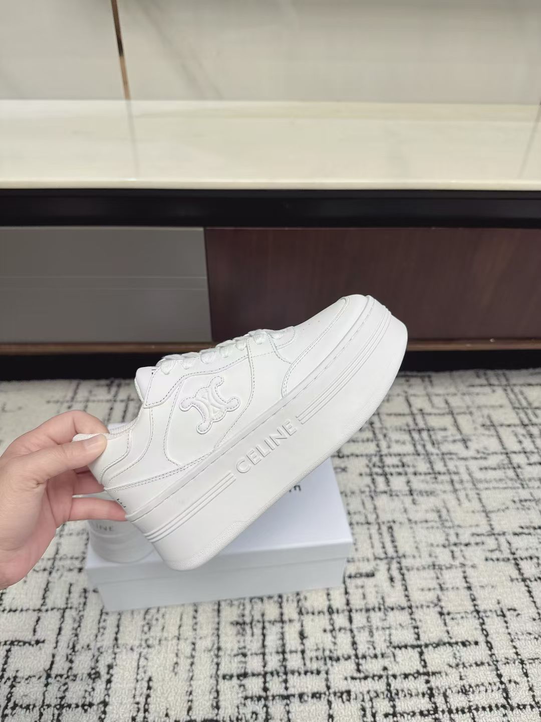 셀린느 스니커즈