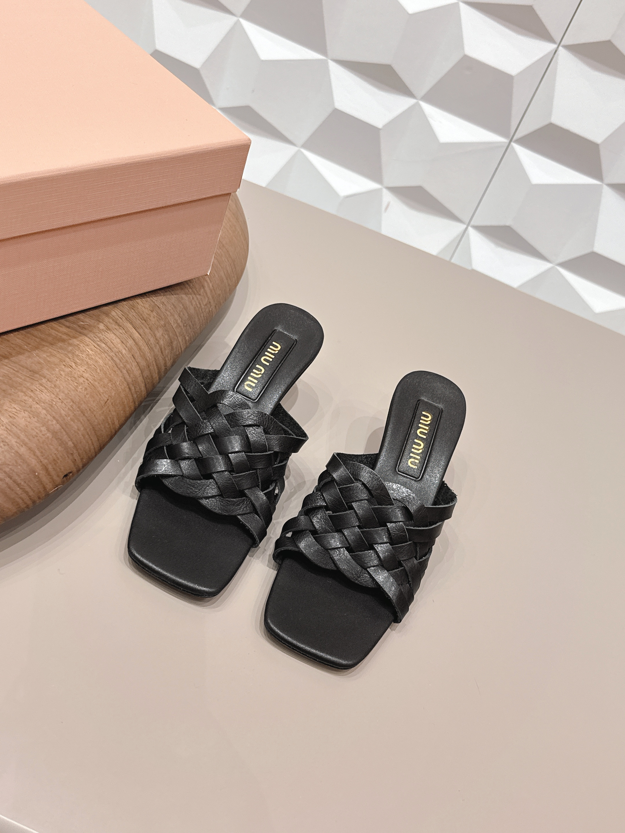 미우미우 뮬 슬리퍼 굽5.5cm