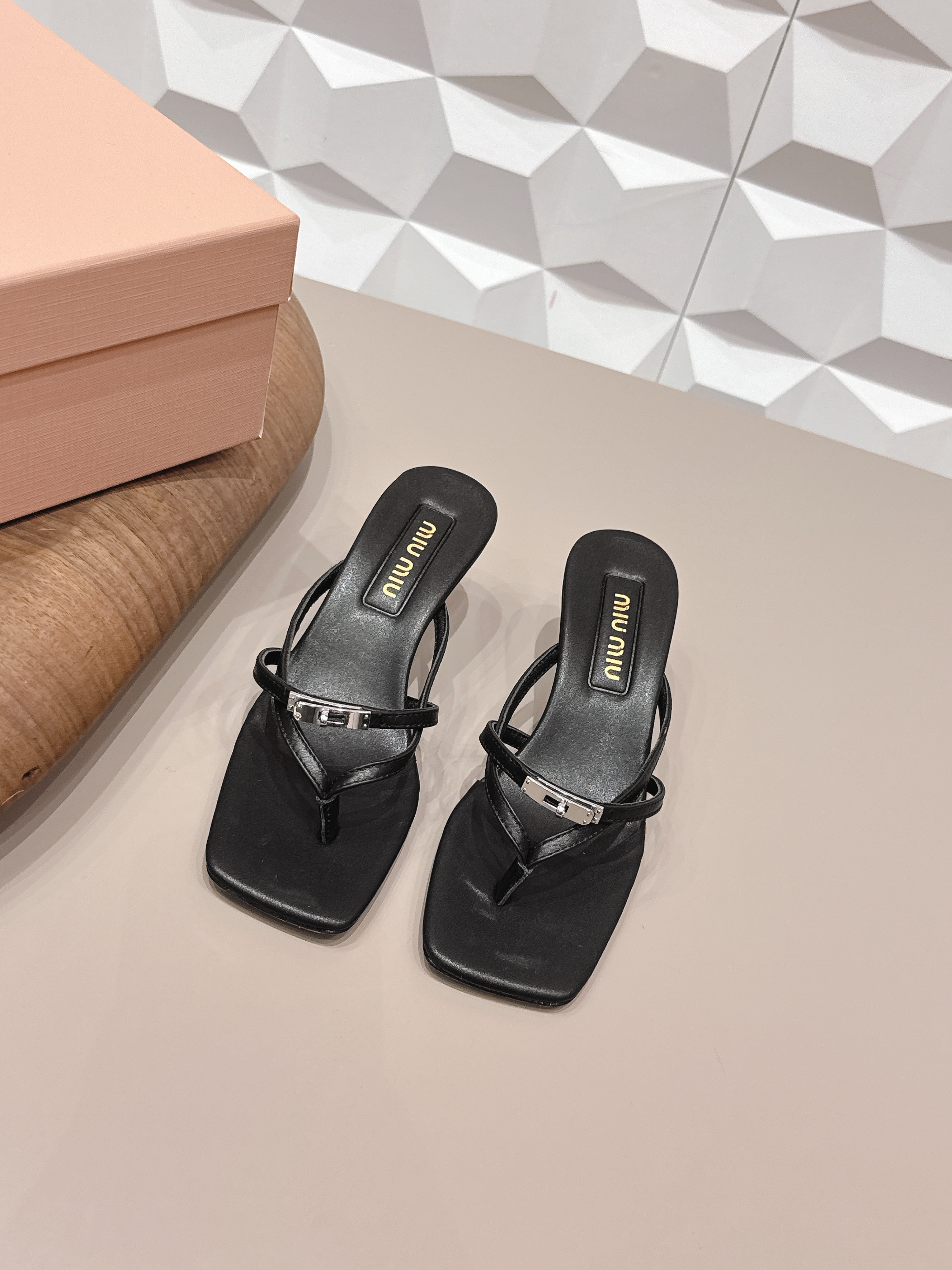 미우미우 뮬 슬리퍼 굽5.5cm