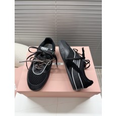 미우미우 스니커즈