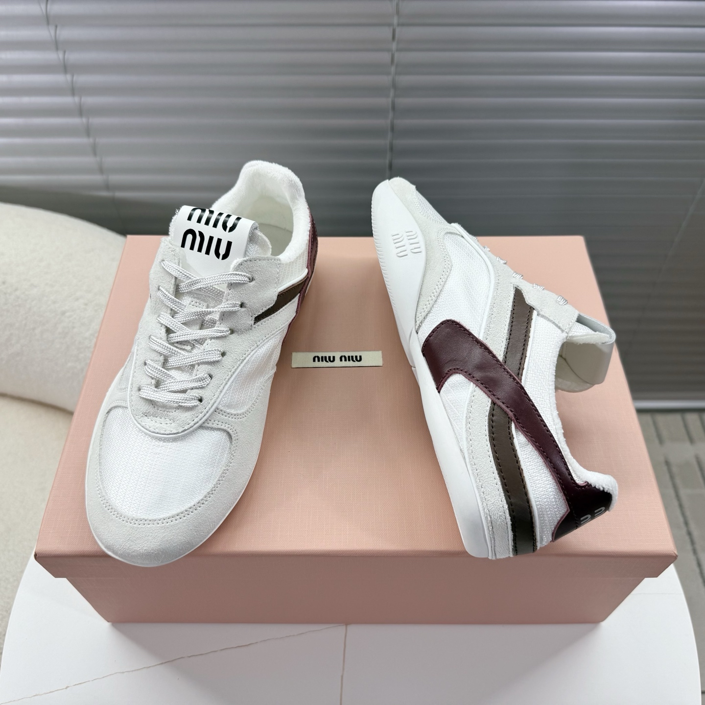 미우미우 스니커즈