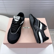 미우미우 스니커즈