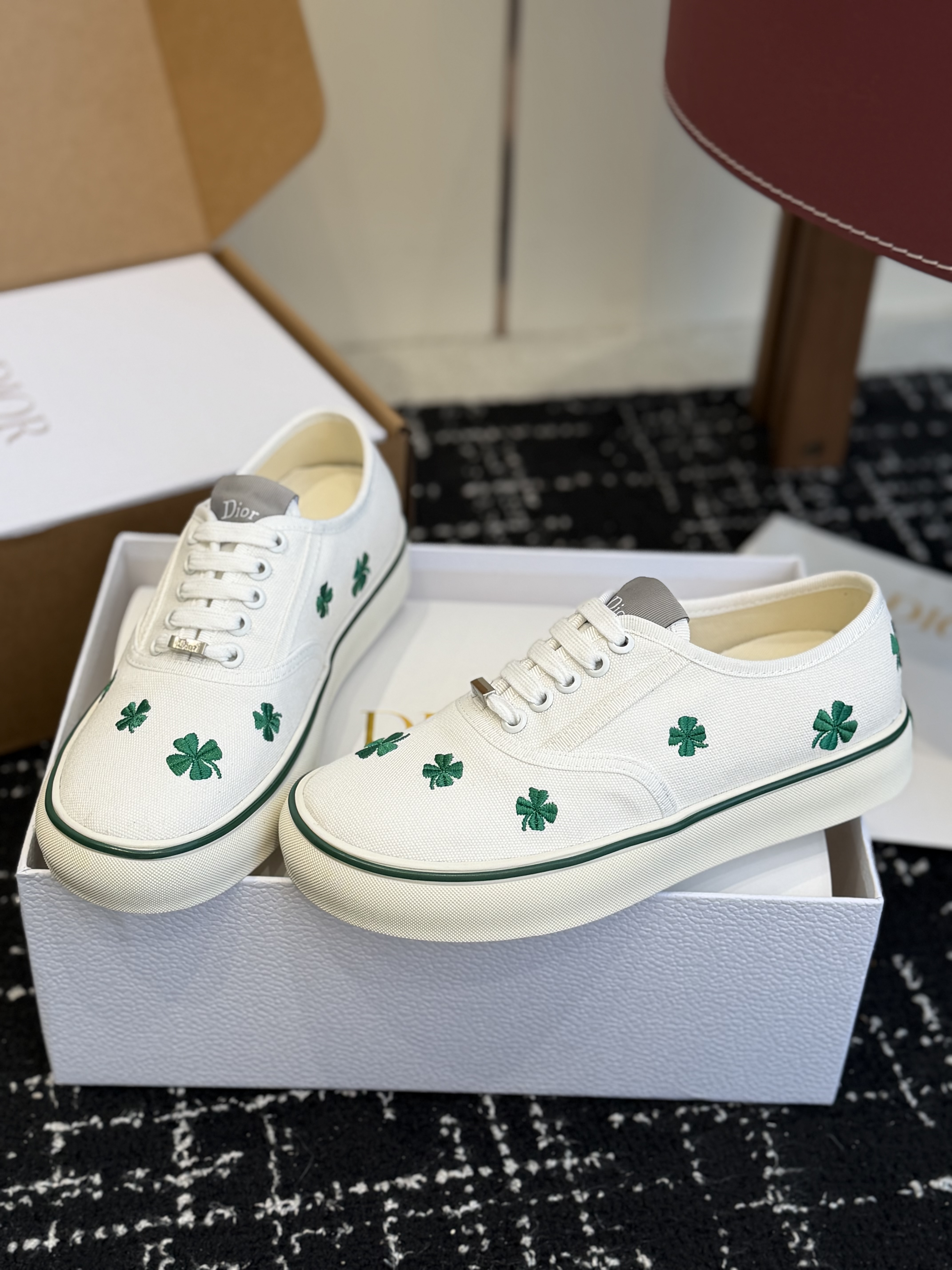 디올 솔트윈드 스니커즈