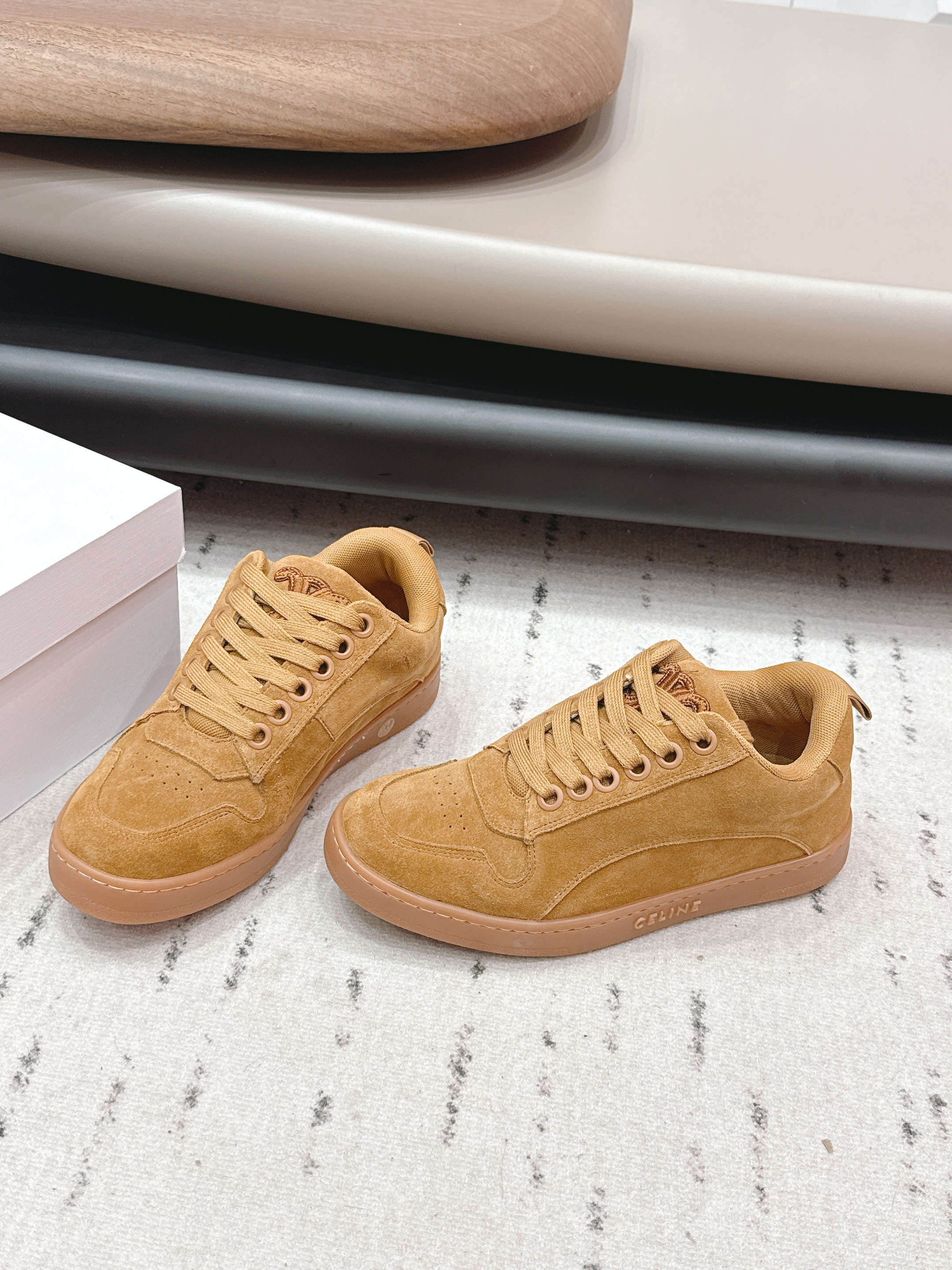 셀린느 스니커즈