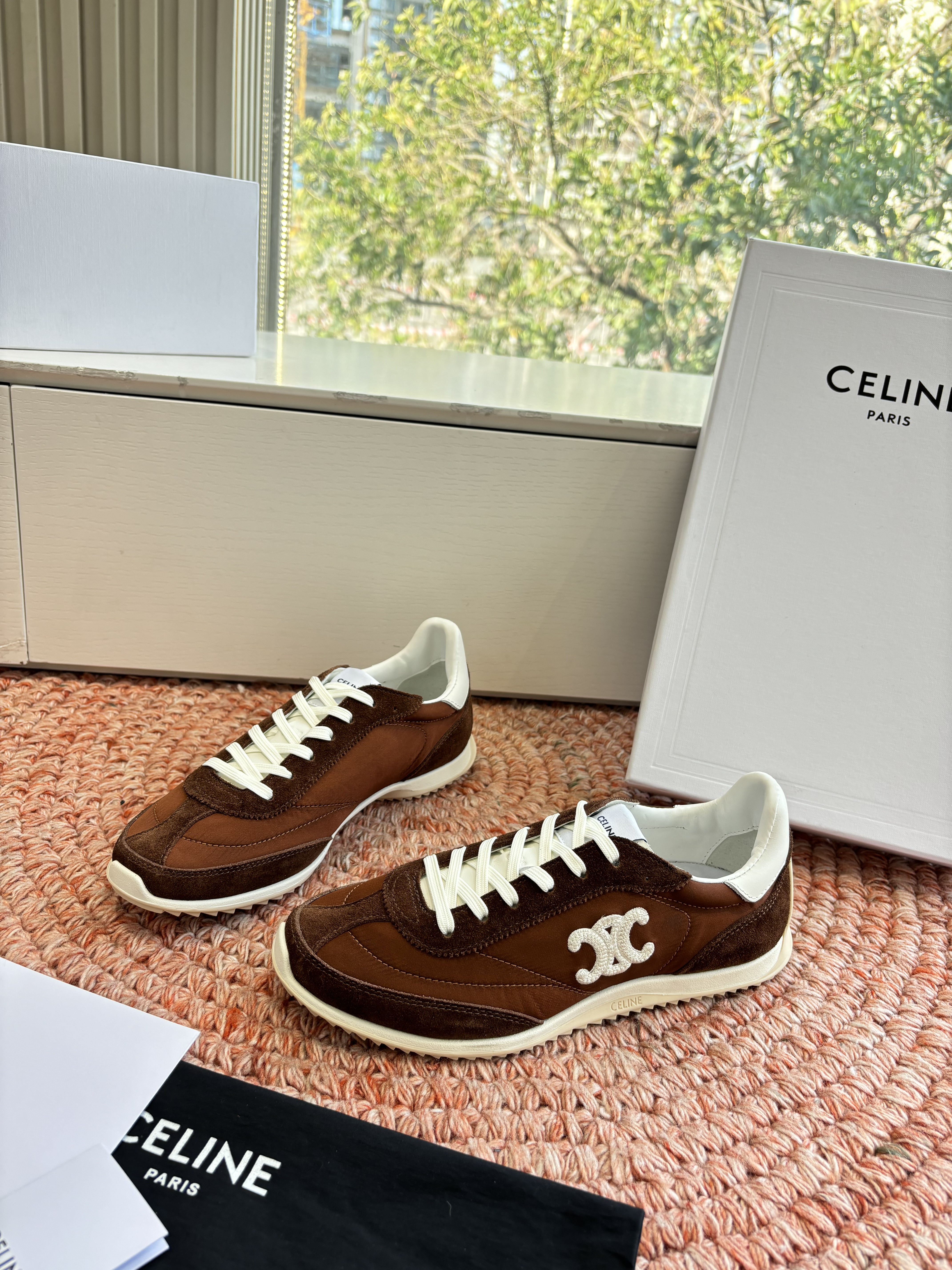 셀린느 스니커즈