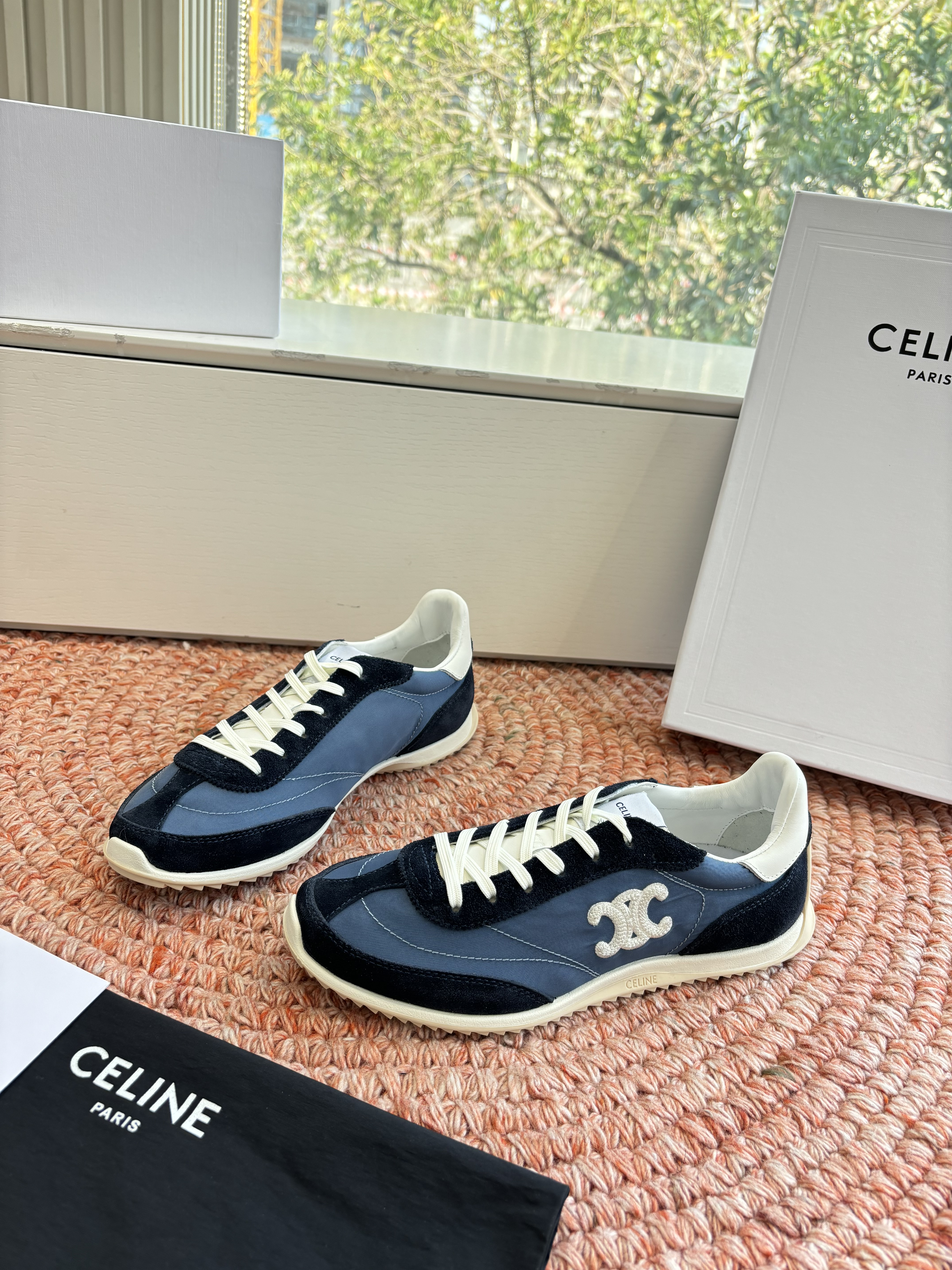 셀린느 스니커즈