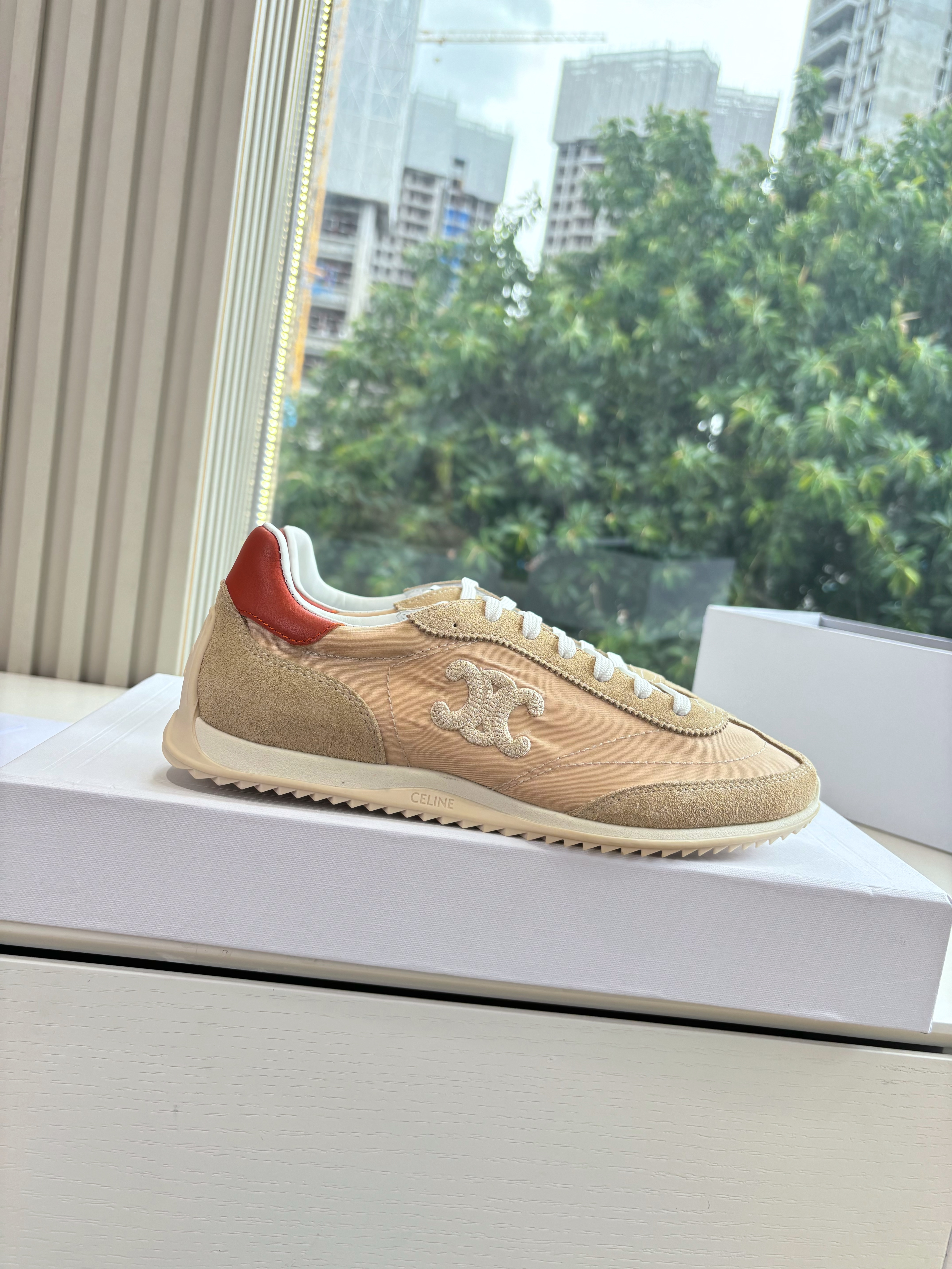 셀린느 스니커즈