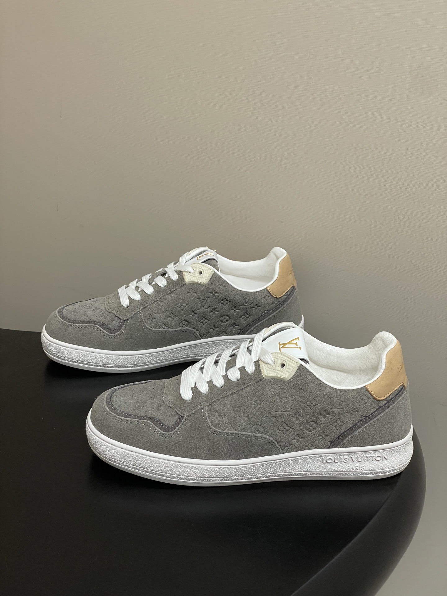 루이비통 스니커즈