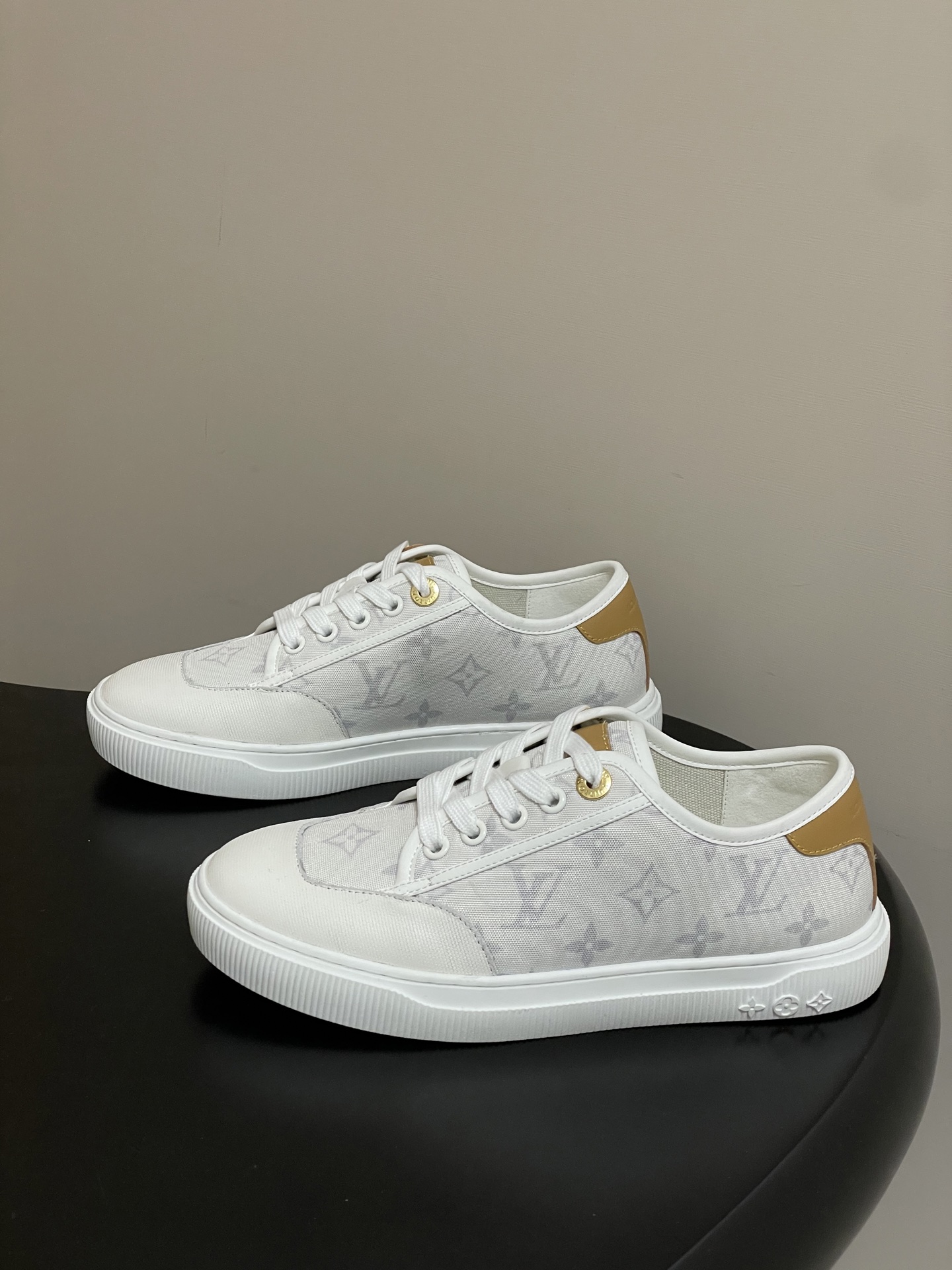 루이비통 스니커즈